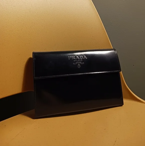 Prada Black patent leather wallet, checkbook - Picture 1 of 16